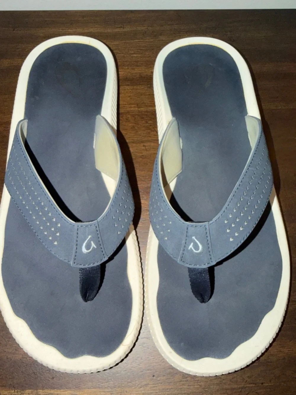 OluKai Ulele Men's Beach Sandals Size 12 Navy White